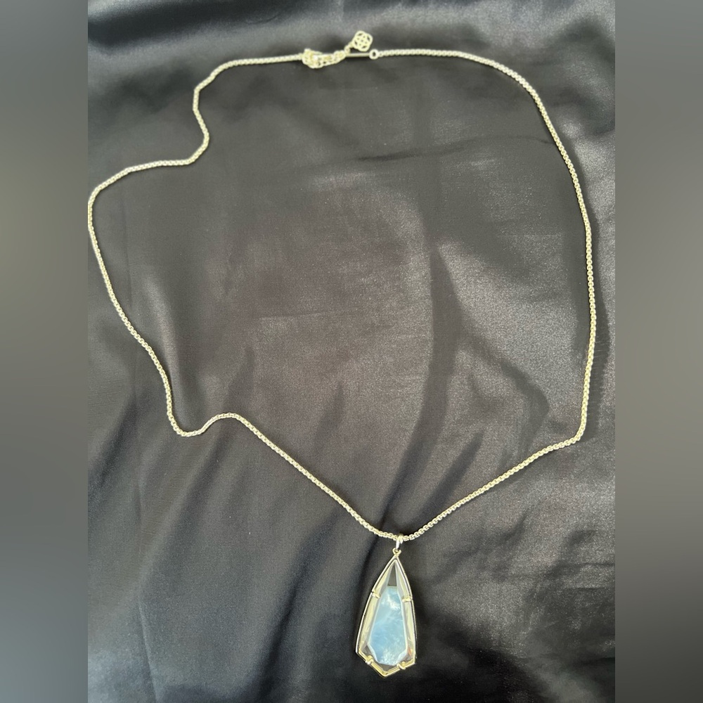 Kendra Scott Gold-Tone Clear Crystal Lilith Pendant Necklace Set - Picture 7 of 12